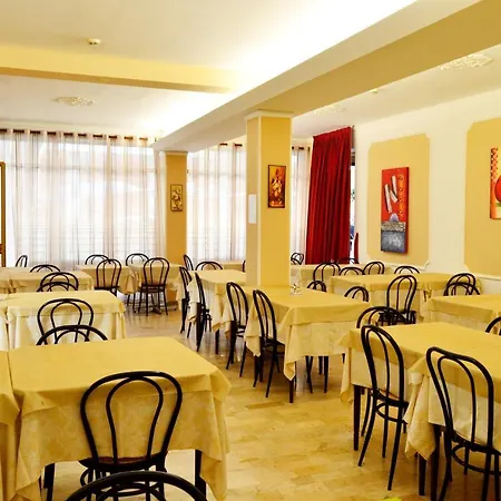 In Guest - Triple Comfort Near The Beach Nice Guest house Rimini
