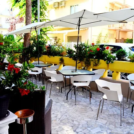 In Guest - Triple Comfort Near The Beach Nice * Rimini