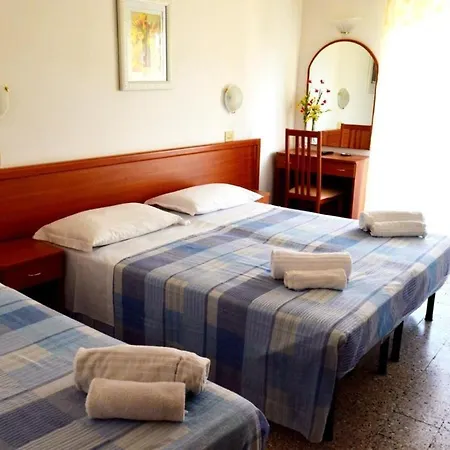 Πανσιόν In Guest - Triple Comfort Near The Beach Nice *